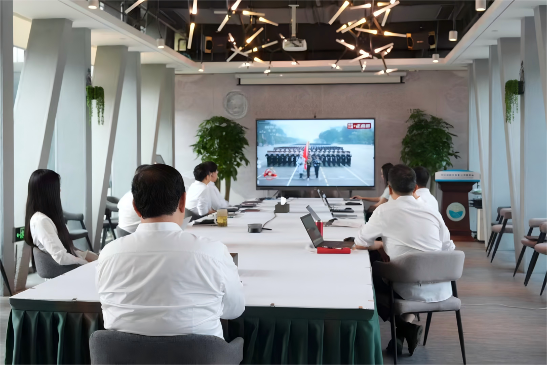 百靈科技在京員工集中收看紀(jì)念中國(guó)人民抗日戰(zhàn)爭(zhēng)暨世界反法西斯戰(zhàn)爭(zhēng)勝利 80 周年大會(huì)直播 凝聚奮進(jìn)力量